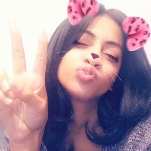 Meet your Posher, Julyssa